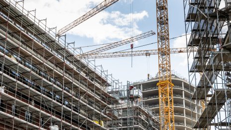 Строителството у нас се е представило колебливо през май