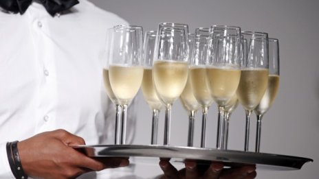 Производителите на шампанско виждат нови възможности в слабото евро