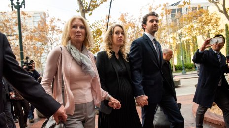 Основателката на Theranos Елизабет Холмс беше осъдена на над 11 години затвор