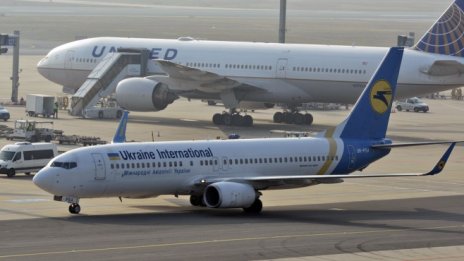 Акциите на Boeing отново поеха надолу след катастрофата в Иран