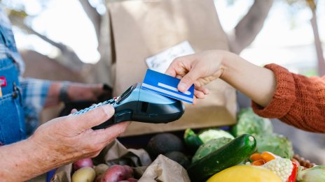 До един месец ще започне пълното прилагане на e-ваучери за храна