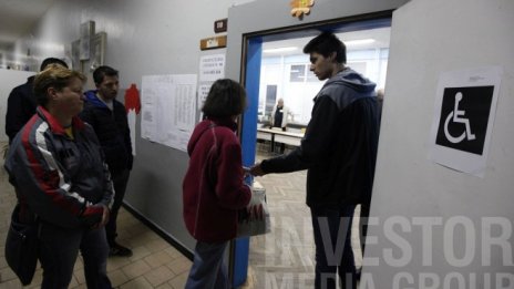 Рано сутринта избирателите са били по-активни в сравнение с вота за НС през 2014 г.