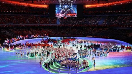 Си Дзинпин и Томас Бах присъстваха на церемонията по закриване на Игрите в Пекин