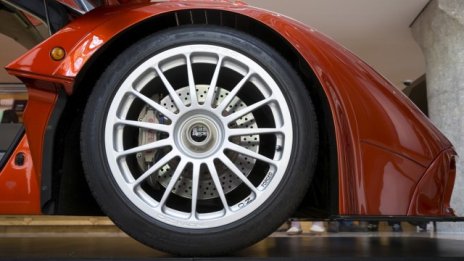 RM Sotheby's привлича погледите с търг на McLaren F1 от 1998 г.