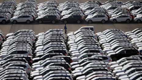 САЩ разглеждат варианти за увеличаване на митата върху китайски коли до 40%