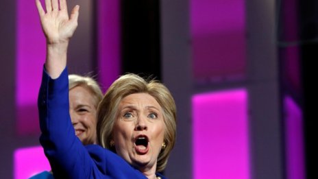 Клинтън води пред Тръмп с 11 процентни пункта