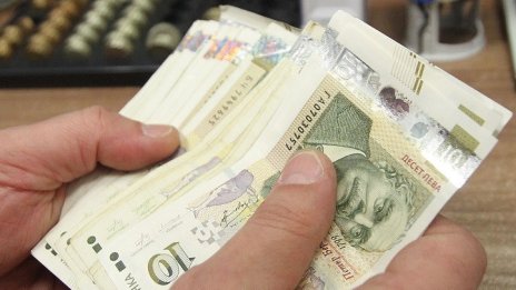 Минималната работна заплата ще се определя като 50% от средната брутна за страната