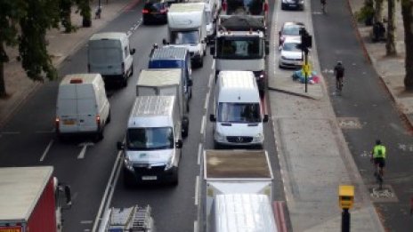 Лондон ограничава максималната скорост на 24 км/ч