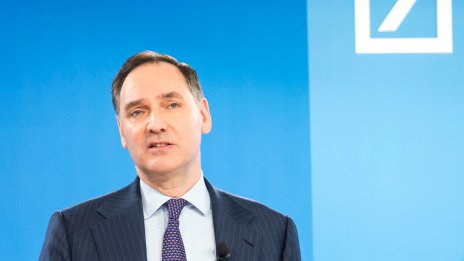 Deutsche Bank намалява експозицията към клиенти, изложени на риск от мита