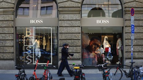 Hugo Boss очаква забавяне на продажбите, но остава уверена за растежа си в Китай