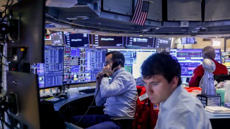 Wall Street се възстановява след разпродажбите, предизвикани от Федералния резерв