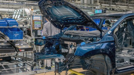 След Renault и Volkswagen реши да отложи плановете за листване на свое звено