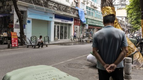 Активността в сектора на услугите в Китай се разширява по-бавно през август