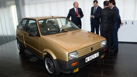 Испанският крал срещна своя първи автомобил 