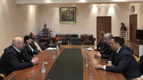 Марк Жирардели доказа с документи, че е собственик на "Юлен"