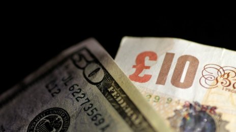 Ефектът „Борис Джонсън“ дърпа паунда надолу