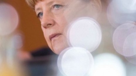 Меркел: Опрощаване на гръцките дългове е невъзможно