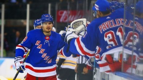 Какво да очакват феновете при завръщането на Лига Европа и Националната хокейна лига?