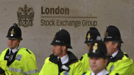 London Stock Exchange със срив на печалбата 