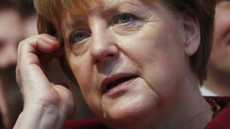 Германските консерватори изпреварват социалдемократите с минимална преднина