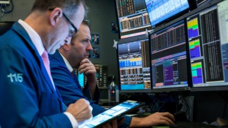 Щатските индекси завършиха без единна посока в очакване на победител от изборите