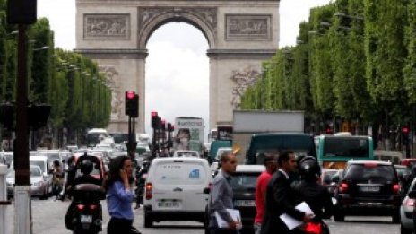 Париж мечтае за по-спокоен и по-зелен "Шанз-Елизе"