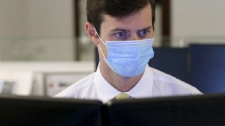 Работата от разстояние увеличава работния ден с близо 49 минути