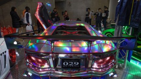 Lamborghini не бърза да се електрифицира