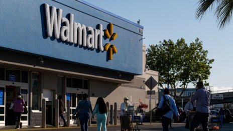 Walmart се възползва от шопинг бума в САЩ