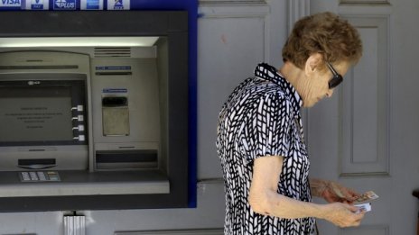 Гърция отново удължава банковата ваканция