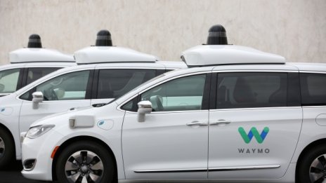 Lyft ще предлага пътувания с автономните коли на Waymo