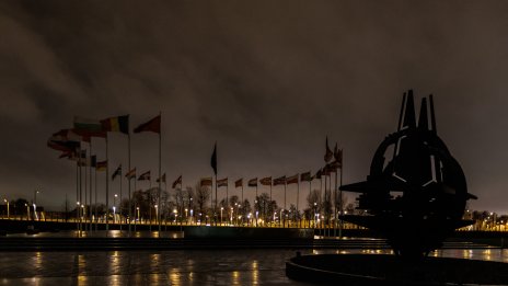 НАТО още не е готова за план за членство на Украйна, но ще опита да надгради връзките