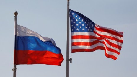 САЩ и Русия се обвиняват във водене на "визова война"