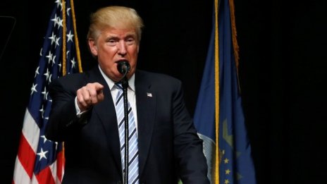 Опасната игра на Тръмп, който дели компаниите на победители и губещи