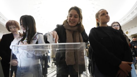 Социолозите: Пет формации влизат в парламента, БСП е на ръба с 4%