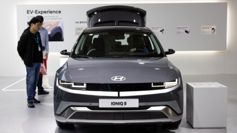 По-слабите продажби и геополитическите рискове удрят печалбата на Hyundai