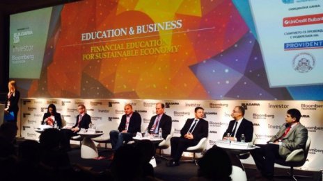 Какви са пътищата за повишаване на финансовата грамотност сред младежите?