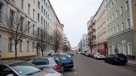 Германският строител Adler изпадна дълбоко в зоната на загубата 