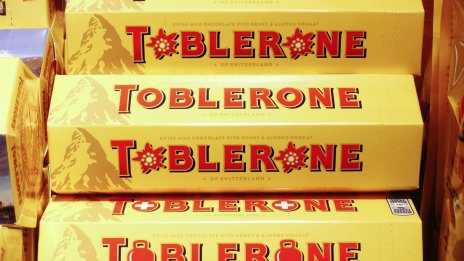 Твърде малко швейцарски: Toblerone загуби правото да ползва Матерхорн в логото си