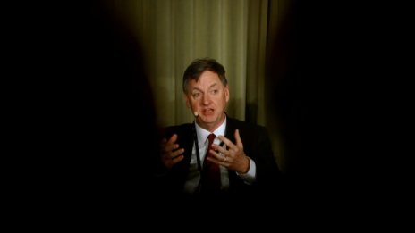 Евънс: Фед трябва да помисли за облекчаване, ако рисковете за растежа станат реалност