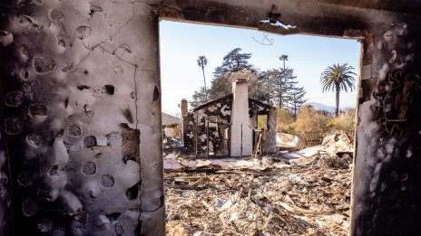 Застрахователните загуби от бедствия надхвърлят 100 млрд. долара за шеста поредна година