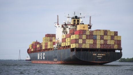 Хакерските атаки срещу контейнеровози и самолети ще стават все по-чести