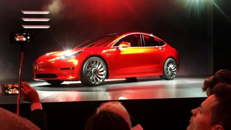 Tesla започна да предлага и версията за 35 000 долара на Model 3