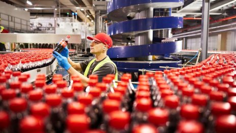 Системата на Кока-Кола в България е купила стоки и услуги за 222 млн. лева от местни доставчици през 2023 г.