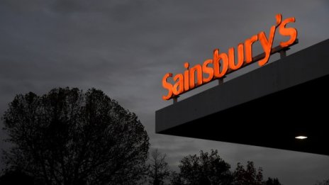 Коледните продажби на Sainsbury's разочароваха