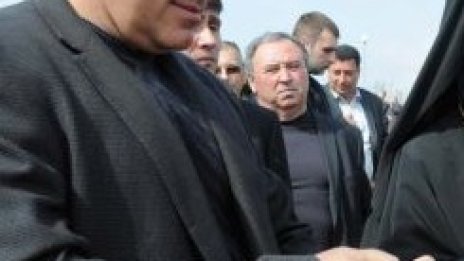 Пращаме хуманитарна помощ на Япония