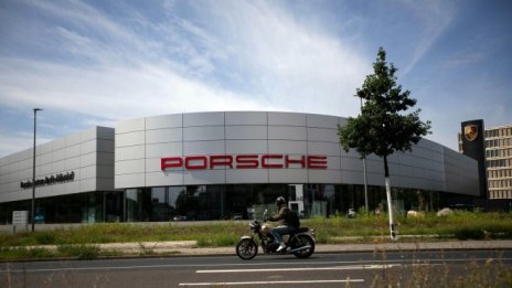Основните акционери във VW обмислят рокада с акции при евентуално IPO на Porsche