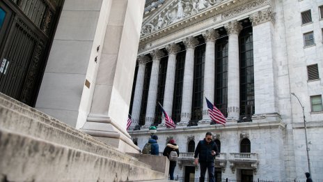 Акциите на Wall Street поетиняват, водени от технологичния сектор*