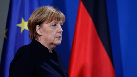 Опитва ли се Ангела Меркел да прокара разделителна линия между Севера и Юга?