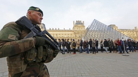 Франция е първа туристическа дестинация за 2016 г. въпреки атентатите